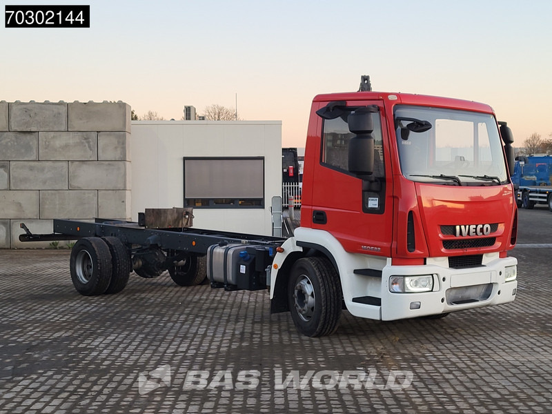 Iveco Eurocargo 160E320 4X2 NEW! 16T chassis 2016 production Euro 6 - Camião chassi: foto 3 Iveco Eurocargo 160E320 4X2 NEW! 16T chassis 2016 production Euro 6 - Camião chassi: foto 3