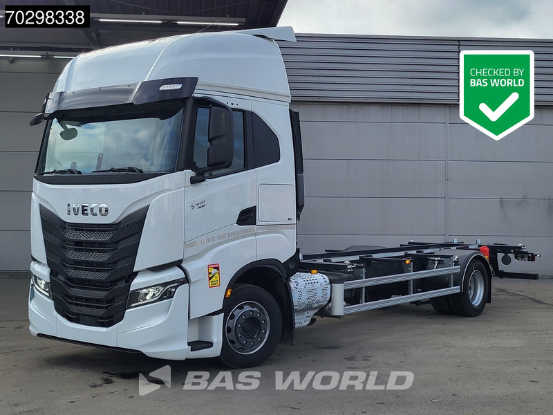 Iveco S-Way 460 4X2 NEW !! BDF Automatic Full air ACC Led Euro 6 - Camião transportador de contêineres/ Caixa móvel: foto 1 Iveco S-Way 460 4X2 NEW !! BDF Automatic Full air ACC Led Euro 6 - Camião transportador de contêineres/ Caixa móvel: foto 1