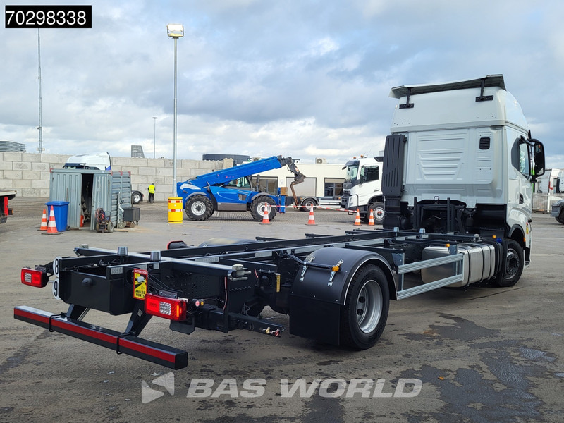 Iveco S-Way 460 4X2 NEW !! BDF Automatic Full air ACC Led Euro 6 - Camião transportador de contêineres/ Caixa móvel: foto 5 Iveco S-Way 460 4X2 NEW !! BDF Automatic Full air ACC Led Euro 6 - Camião transportador de contêineres/ Caixa móvel: foto 5