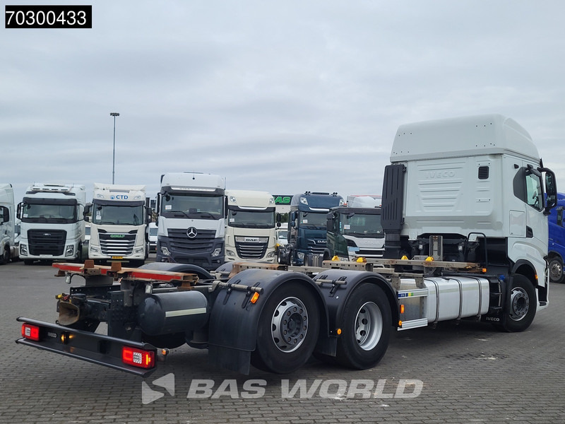 Iveco S-Way 510 6X2 Retarder Full Air Lift Axle BDF Euro 6 - Camião transportador de contêineres/ Caixa móvel: foto 5 Iveco S-Way 510 6X2 Retarder Full Air Lift Axle BDF Euro 6 - Camião transportador de contêineres/ Caixa móvel: foto 5