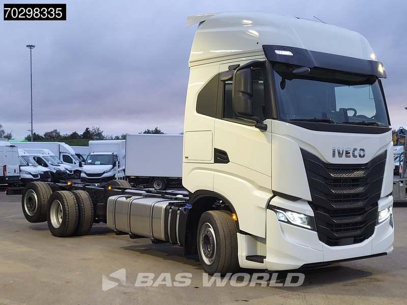 Iveco S-Way 530 6X2 NEW chassis! Retarder Standairco Lift+Steering-Axle Automatic LED ACC Euro 6 - Camião chassi: foto 3 Iveco S-Way 530 6X2 NEW chassis! Retarder Standairco Lift+Steering-Axle Automatic LED ACC Euro 6 - Camião chassi: foto 3