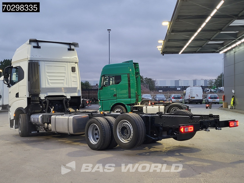 Iveco S-Way 530 6X2 NEW chassis! Retarder Standairco Lift+Steering-Axle Automatic LED ACC Euro 6 - Camião chassi: foto 2 Iveco S-Way 530 6X2 NEW chassis! Retarder Standairco Lift+Steering-Axle Automatic LED ACC Euro 6 - Camião chassi: foto 2