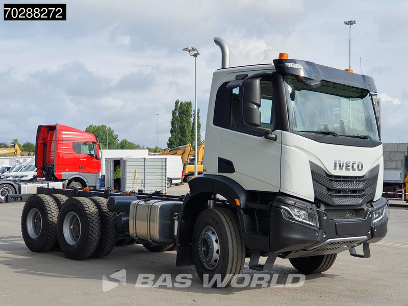 Iveco X-Way 460 6X4 New! Retarder steelsuspension Big-Axle Automatic Navi Euro 6 - Camião chassi: foto 3 Iveco X-Way 460 6X4 New! Retarder steelsuspension Big-Axle Automatic Navi Euro 6 - Camião chassi: foto 3