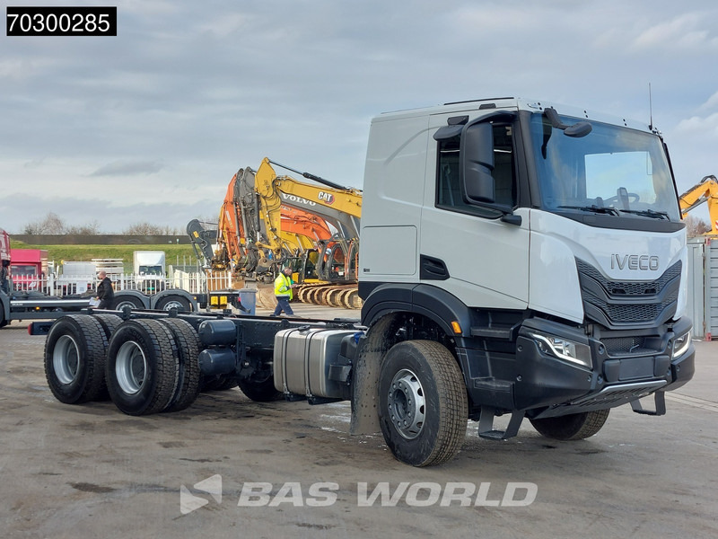 Iveco X-Way 500 X-Way 6X4 NEW 6x4 chassis Sleepercab Rear Air suspension Automatic Euro 6 - Camião chassi: foto 3 Iveco X-Way 500 X-Way 6X4 NEW 6x4 chassis Sleepercab Rear Air suspension Automatic Euro 6 - Camião chassi: foto 3