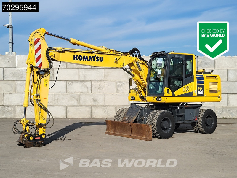 Komatsu PW180 -11 - Escavadeira de rodas: foto 1 Komatsu PW180 -11 - Escavadeira de rodas: foto 1