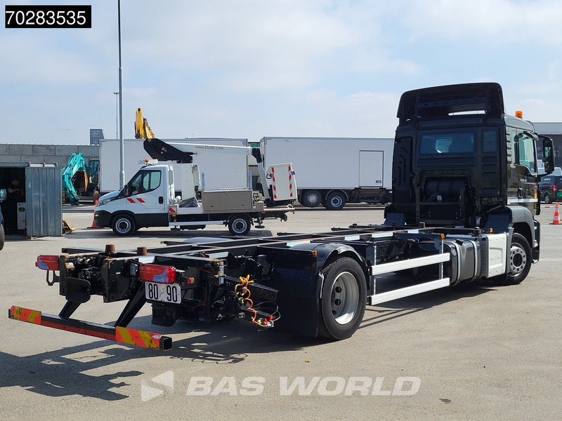 MAN TGS 18.360 834 4X2 19tonner BDF Automatic Navi Euro 6 - Camião transportador de contêineres/ Caixa móvel: foto 5 MAN TGS 18.360 834 4X2 19tonner BDF Automatic Navi Euro 6 - Camião transportador de contêineres/ Caixa móvel: foto 5