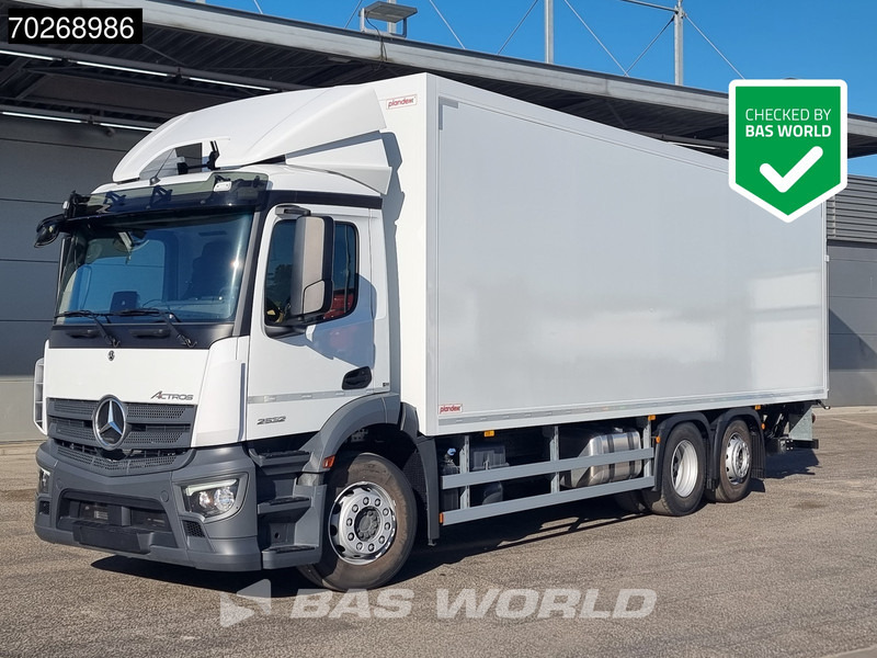Mercedes-Benz Actros 2532 6X2 NEW 2000kg Ladebordwand Navi Lenkachse Euro 6 - Camião furgão: foto 1 Mercedes-Benz Actros 2532 6X2 NEW 2000kg Ladebordwand Navi Lenkachse Euro 6 - Camião furgão: foto 1