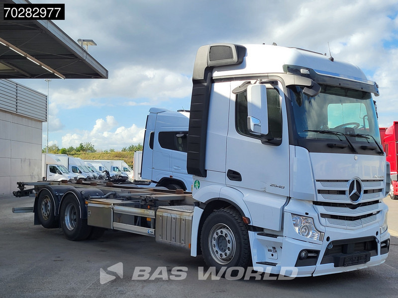 Mercedes-Benz Actros 2548 Actros 6X2 BROKEN ENGINE Lift-Axle Xenon Automatic Euro 6 - Camião transportador de contêineres/ Caixa móvel: foto 3 Mercedes-Benz Actros 2548 Actros 6X2 BROKEN ENGINE Lift-Axle Xenon Automatic Euro 6 - Camião transportador de contêineres/ Caixa móvel: foto 3