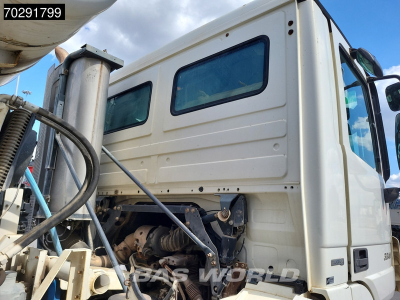 Mercedes-Benz Actros 3241 8X4 9m3 Schwing Stetter Retarder Big-Axle Steelsuspension 3-Pedals Euro 4 - Camião betoneira: foto 5 Mercedes-Benz Actros 3241 8X4 9m3 Schwing Stetter Retarder Big-Axle Steelsuspension 3-Pedals Euro 4 - Camião betoneira: foto 5