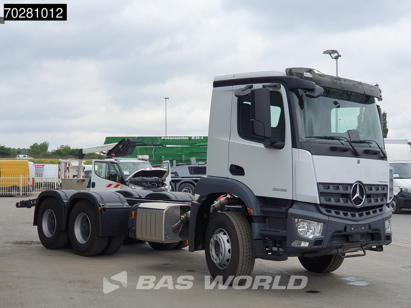 Mercedes-Benz Arocs 2636 6X4 NEW chassis Flange PTO Big-Axle Steelsuspension Euro 6 - Camião chassi: foto 3 Mercedes-Benz Arocs 2636 6X4 NEW chassis Flange PTO Big-Axle Steelsuspension Euro 6 - Camião chassi: foto 3