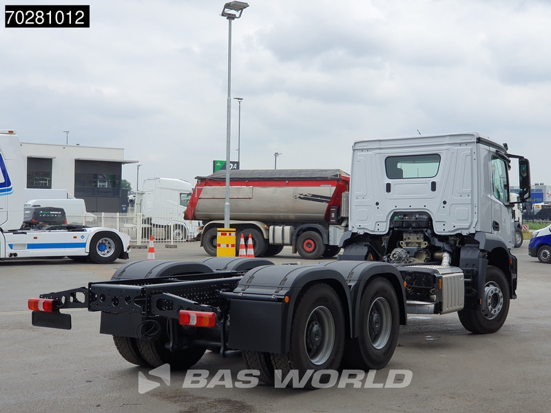 Mercedes-Benz Arocs 2636 6X4 NEW chassis Flange PTO Big-Axle Steelsuspension Euro 6 - Camião chassi: foto 5 Mercedes-Benz Arocs 2636 6X4 NEW chassis Flange PTO Big-Axle Steelsuspension Euro 6 - Camião chassi: foto 5