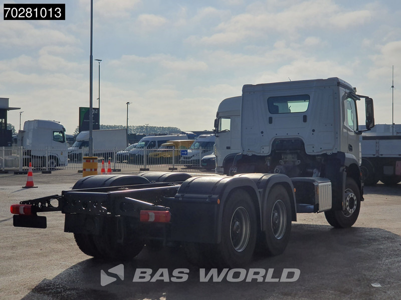 Mercedes-Benz Arocs 2636 6X4 NEW chassis Flywheel PTO Big-Axle Automatic Steelsuspension Euro 6 - Camião chassi: foto 5 Mercedes-Benz Arocs 2636 6X4 NEW chassis Flywheel PTO Big-Axle Automatic Steelsuspension Euro 6 - Camião chassi: foto 5