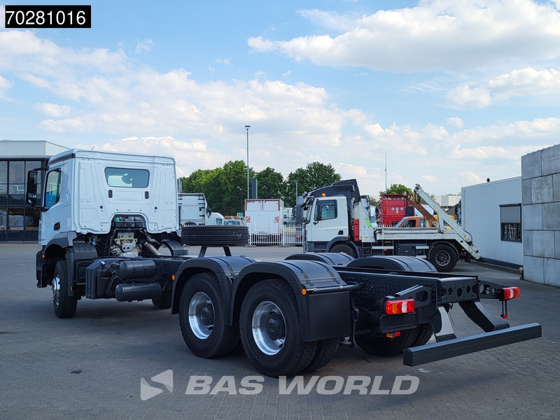 Mercedes-Benz Arocs 2640 6X4 NEW chassis Steel suspension Big-Axle Alcoa Automatic Euro 6 - Camião chassi: foto 2 Mercedes-Benz Arocs 2640 6X4 NEW chassis Steel suspension Big-Axle Alcoa Automatic Euro 6 - Camião chassi: foto 2