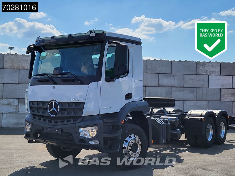 Mercedes-Benz Arocs 2640 6X4 NEW chassis Steel suspension Big-Axle Alcoa Automatic Euro 6 - Camião chassi: foto 1 Mercedes-Benz Arocs 2640 6X4 NEW chassis Steel suspension Big-Axle Alcoa Automatic Euro 6 - Camião chassi: foto 1