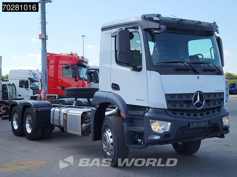 Mercedes-Benz Arocs 2640 6X4 NEW chassis Steel suspension Big-Axle Alcoa Automatic Euro 6 - Camião chassi: foto 3 Mercedes-Benz Arocs 2640 6X4 NEW chassis Steel suspension Big-Axle Alcoa Automatic Euro 6 - Camião chassi: foto 3