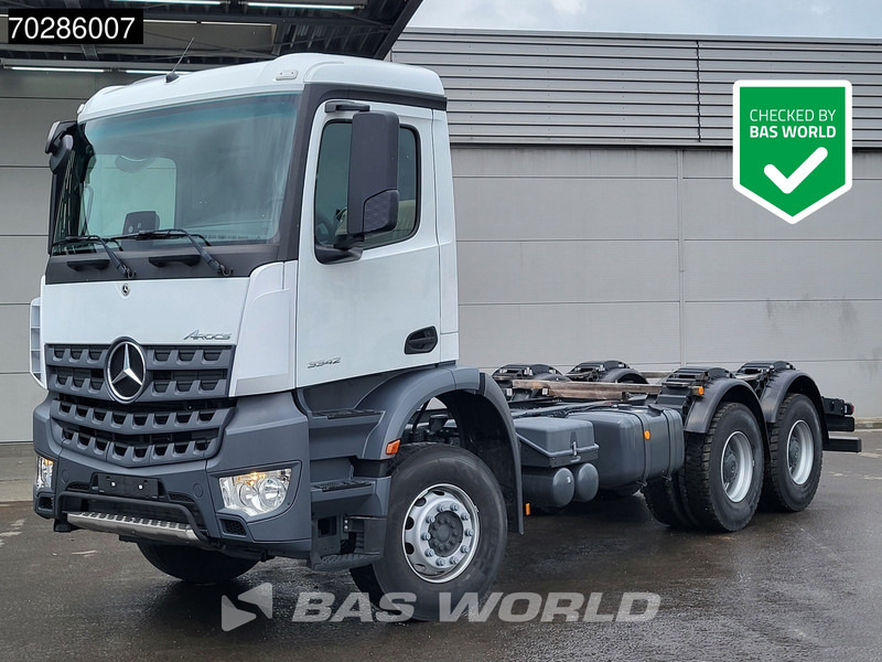 Mercedes-Benz Arocs 3342 6X4 NEW 6x4 chassis Big-Axle Automatic Steel suspension Euro 3 - Camião chassi: foto 1 Mercedes-Benz Arocs 3342 6X4 NEW 6x4 chassis Big-Axle Automatic Steel suspension Euro 3 - Camião chassi: foto 1