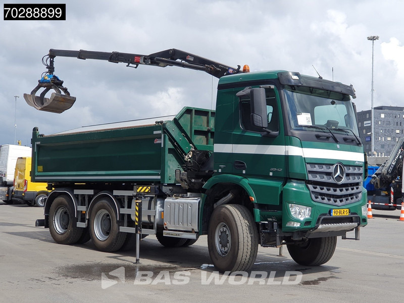 Mercedes-Benz Arocs 3342 Arocs 6X6 NL-Truck HMF 1643 Z-Crane Kran Steering Axle Big-Axle Euro 6 - Camião basculante, Camião grua: foto 3 Mercedes-Benz Arocs 3342 Arocs 6X6 NL-Truck HMF 1643 Z-Crane Kran Steering Axle Big-Axle Euro 6 - Camião basculante, Camião grua: foto 3