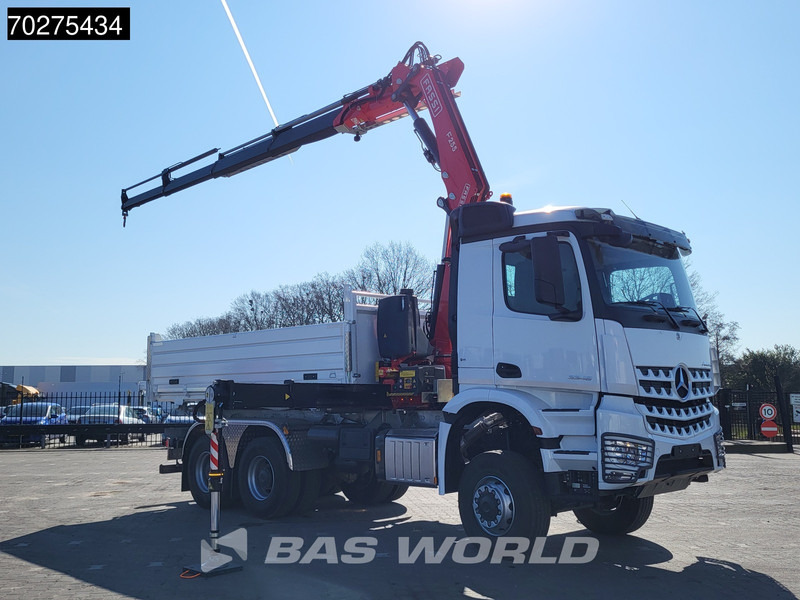 Mercedes-Benz Arocs 3348 6X6 Fassi F255A.2.24 xe-dynamic Kran Dreiseitenkipper Navi Euro 6 - Camião basculante, Camião grua: foto 3 Mercedes-Benz Arocs 3348 6X6 Fassi F255A.2.24 xe-dynamic Kran Dreiseitenkipper Navi Euro 6 - Camião basculante, Camião grua: foto 3