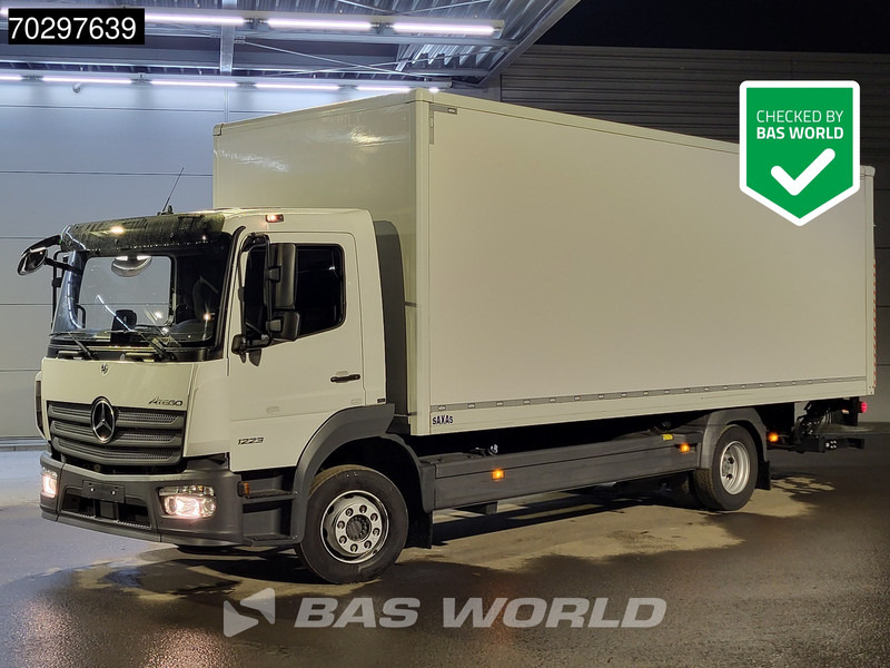 Mercedes-Benz Atego 1223 4X2 12tonner Automatic 1500kg Ladebordwand Euro 6 - Camião furgão: foto 1 Mercedes-Benz Atego 1223 4X2 12tonner Automatic 1500kg Ladebordwand Euro 6 - Camião furgão: foto 1