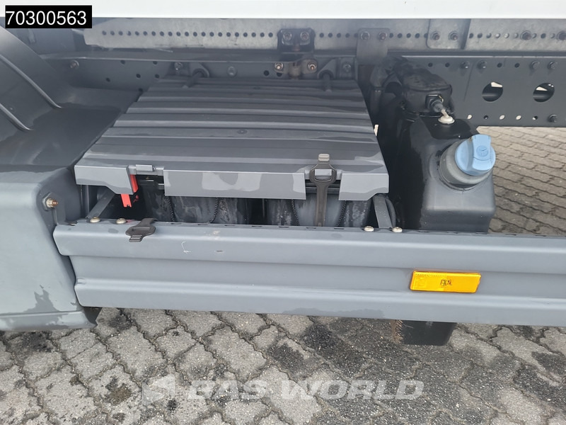 Mercedes-Benz Atego 818 4X2 8tonner Automatic 1500kg Ladebordwand Euro 6 - Camião furgão: foto 2 Mercedes-Benz Atego 818 4X2 8tonner Automatic 1500kg Ladebordwand Euro 6 - Camião furgão: foto 2