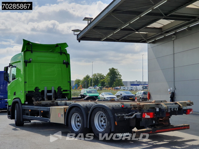 Scania R520 R 6X2 BDF Retarder Lift-axle Automatic LED ACC Euro 6 - Camião transportador de contêineres/ Caixa móvel: foto 2 Scania R520 R 6X2 BDF Retarder Lift-axle Automatic LED ACC Euro 6 - Camião transportador de contêineres/ Caixa móvel: foto 2