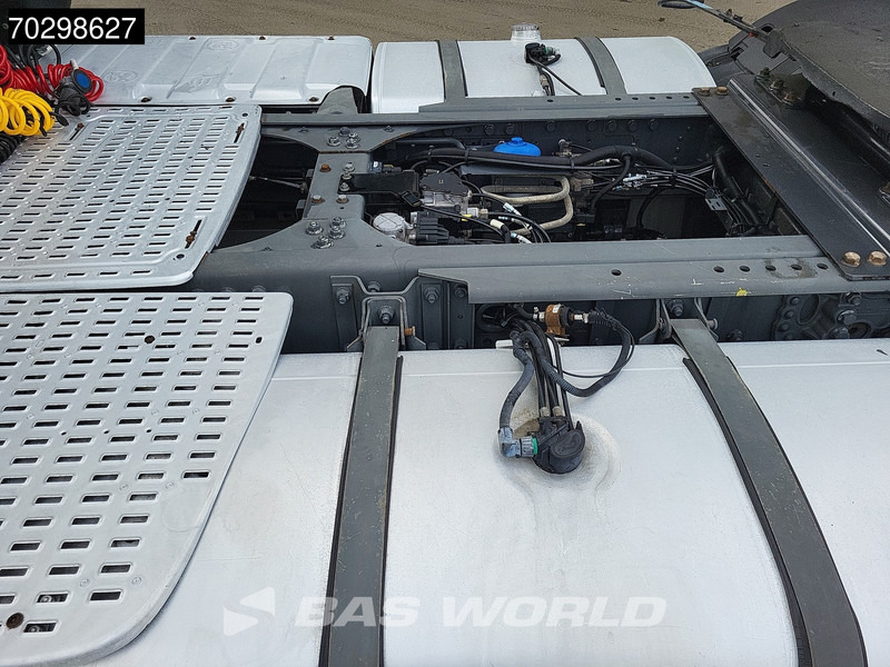 Tractor DAF XF 460 4X2 SSC 2xTanks Standklima ACC Euro 6: foto 8 Tractor DAF XF 460 4X2 SSC 2xTanks Standklima ACC Euro 6: foto 8