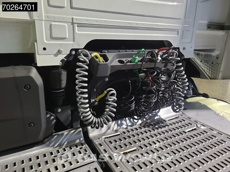 DAF XF 480 4X2 Mega 2xTanks ACC LED - Tractor: foto 3 DAF XF 480 4X2 Mega 2xTanks ACC LED - Tractor: foto 3