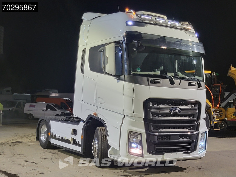 Ford F-Max 500 4X2 Retarder 2x Tanks Standklima Euro 6 - Tractor: foto 3 Ford F-Max 500 4X2 Retarder 2x Tanks Standklima Euro 6 - Tractor: foto 3