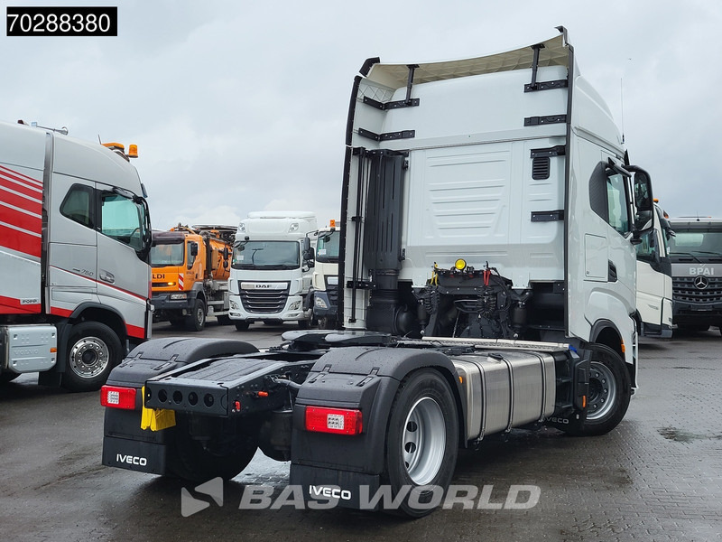 Tractor novo Iveco S-way 580 4X2 NEW! 2x Tanks Navi ACC Standklima: foto 5
