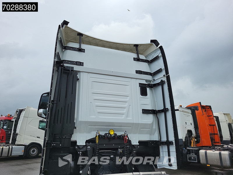 Tractor novo Iveco S-way 580 4X2 NEW! 2x Tanks Navi ACC Standklima: foto 10