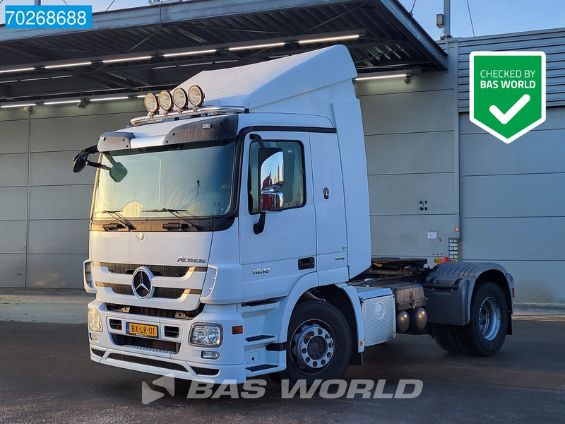 Mercedes-Benz Actros 1832 Actros 4X2 First Owner! NL-Truck MP3 ClassicSpace - Tractor: foto 1 Mercedes-Benz Actros 1832 Actros 4X2 First Owner! NL-Truck MP3 ClassicSpace - Tractor: foto 1