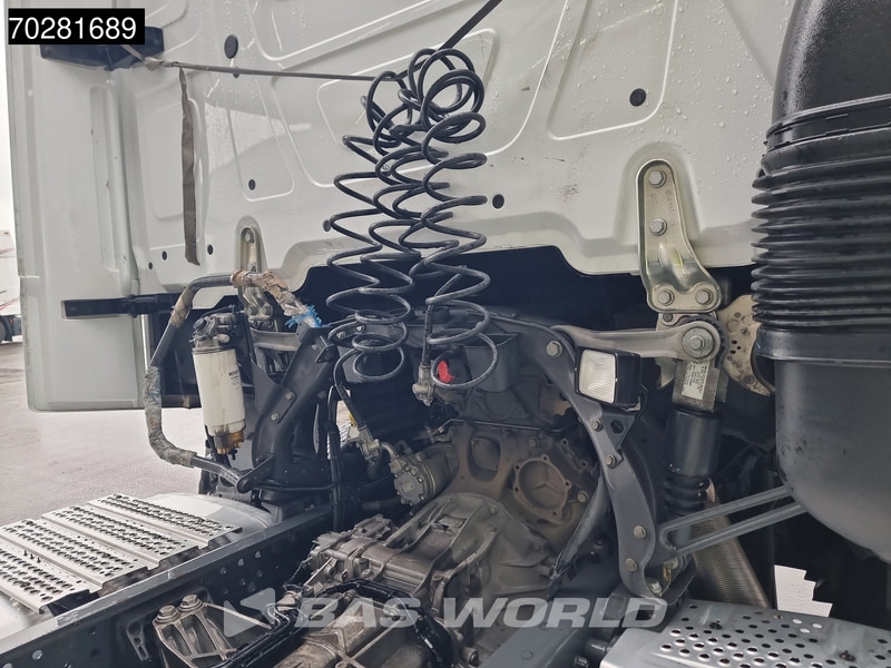 Tractor Mercedes-Benz Actros 1851 Actros 4X2 BigSpace 2x Tanks: foto 12