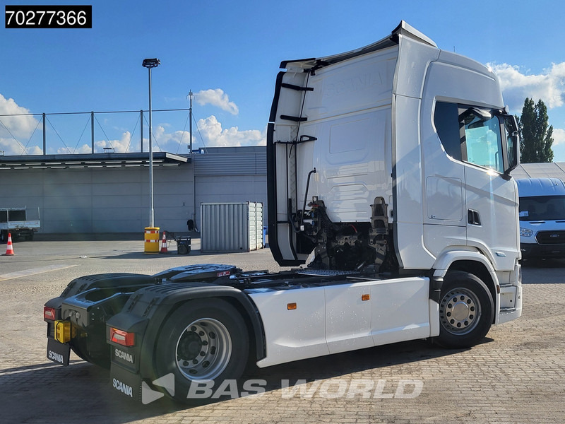 Scania S560 4X2 NEW! Retarder Full-Air 2xTanks Leder Standklima Navi ACC LED - Tractor: foto 5 Scania S560 4X2 NEW! Retarder Full-Air 2xTanks Leder Standklima Navi ACC LED - Tractor: foto 5