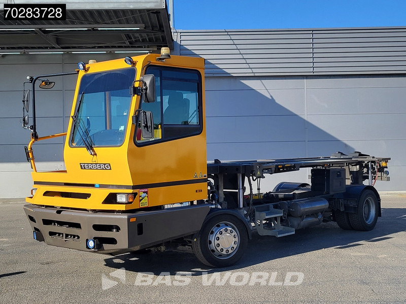 Terberg BC182 4X2 Low hours! Big-Axle Full-Air Drumbrakes Euro 3 - Tractor: foto 3 Terberg BC182 4X2 Low hours! Big-Axle Full-Air Drumbrakes Euro 3 - Tractor: foto 3