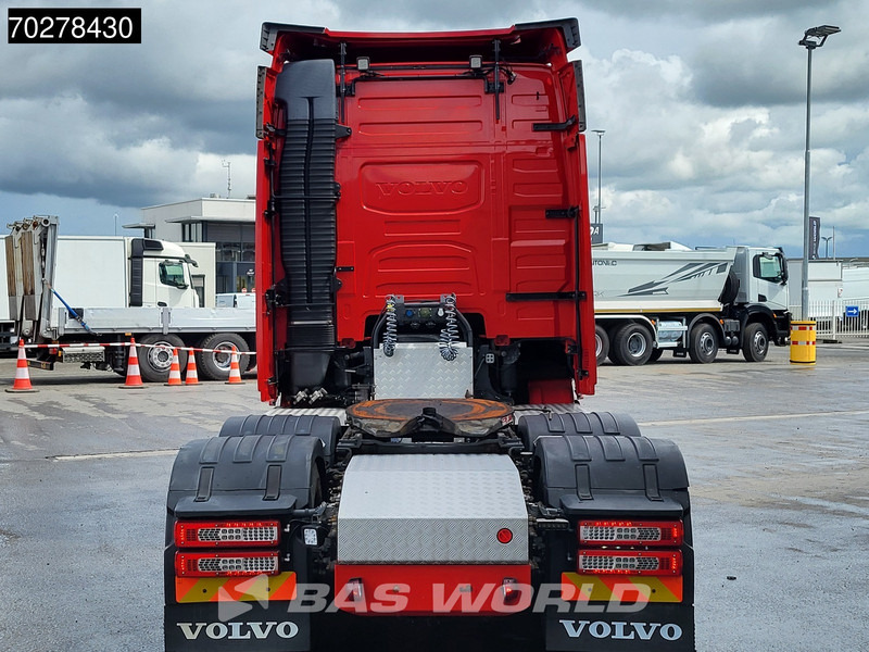 Volvo FH16 750 FH16 6X2 Special-Interior Full-Air Work-Remote Dynamic Steering Alcoa ACC Xenon - Tractor: foto 3 Volvo FH16 750 FH16 6X2 Special-Interior Full-Air Work-Remote Dynamic Steering Alcoa ACC Xenon - Tractor: foto 3