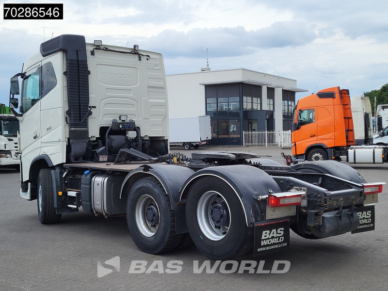 Volvo FH16 750 FH16 6X4 Retarder Big-Axle Xenon Liftaxle Euro 6 - Tractor: foto 2 Volvo FH16 750 FH16 6X4 Retarder Big-Axle Xenon Liftaxle Euro 6 - Tractor: foto 2