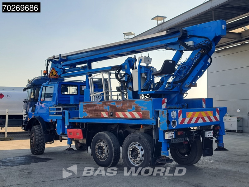 Unimog U2450L 6X6 Unimog Engin EGI TP 226 hubarbeitsbühne Manual Euro 2 - Camião grua: foto 2 Unimog U2450L 6X6 Unimog Engin EGI TP 226 hubarbeitsbühne Manual Euro 2 - Camião grua: foto 2