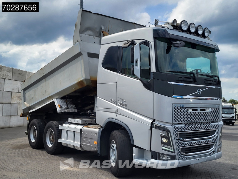 Volvo FH16 650 FH16 6X4 12m3 tipper Big-Axle Automatic Xenon Euro 6 - Camião basculante: foto 3 Volvo FH16 650 FH16 6X4 12m3 tipper Big-Axle Automatic Xenon Euro 6 - Camião basculante: foto 3