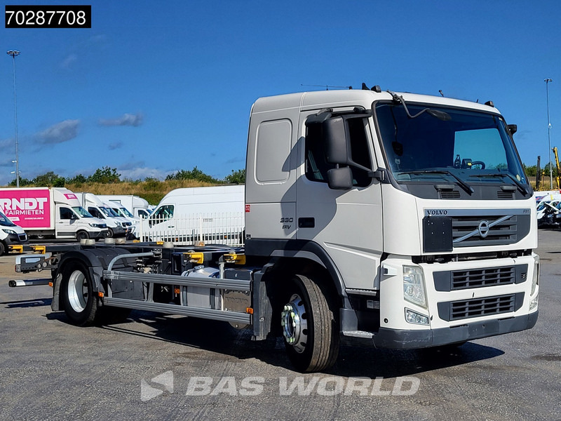 Volvo FM 330 4X2 4,60m Wheelbase BDF Automatic Euro 5 - Camião transportador de contêineres/ Caixa móvel: foto 3 Volvo FM 330 4X2 4,60m Wheelbase BDF Automatic Euro 5 - Camião transportador de contêineres/ Caixa móvel: foto 3