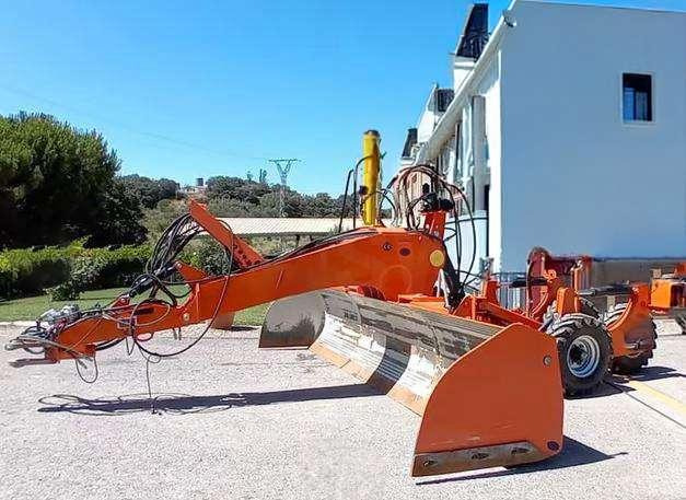 Agrotécnica V5000CCM-DC - Motoniveladora: foto 1 Agrotécnica V5000CCM-DC - Motoniveladora: foto 1