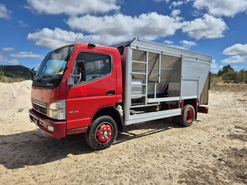 Mitsubishi FUSO CANTER 7C18 - Camião: foto 1 Mitsubishi FUSO CANTER 7C18 - Camião: foto 1