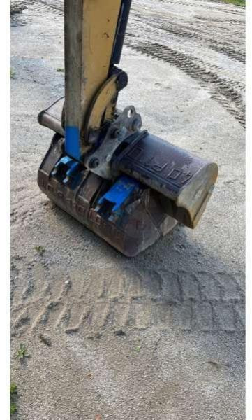 Caterpillar 302.5C - Mini escavadeira: foto 3 Caterpillar 302.5C - Mini escavadeira: foto 3