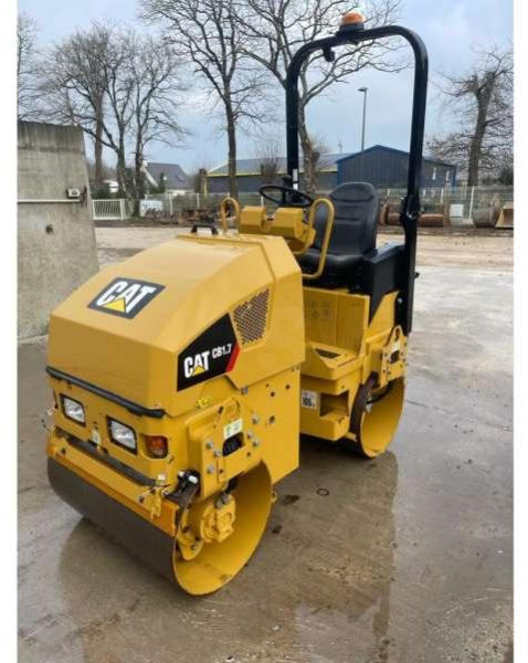 Caterpillar CB1.7 - Compactador de asfalto: foto 1 Caterpillar CB1.7 - Compactador de asfalto: foto 1