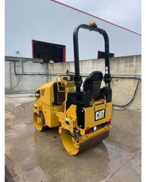 Caterpillar CB1.7 - Compactador de asfalto: foto 3 Caterpillar CB1.7 - Compactador de asfalto: foto 3