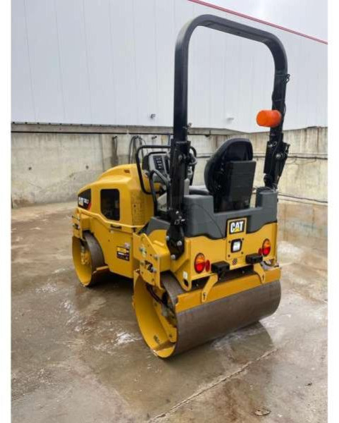 Caterpillar CB2.7 - Compactador de asfalto: foto 4 Caterpillar CB2.7 - Compactador de asfalto: foto 4