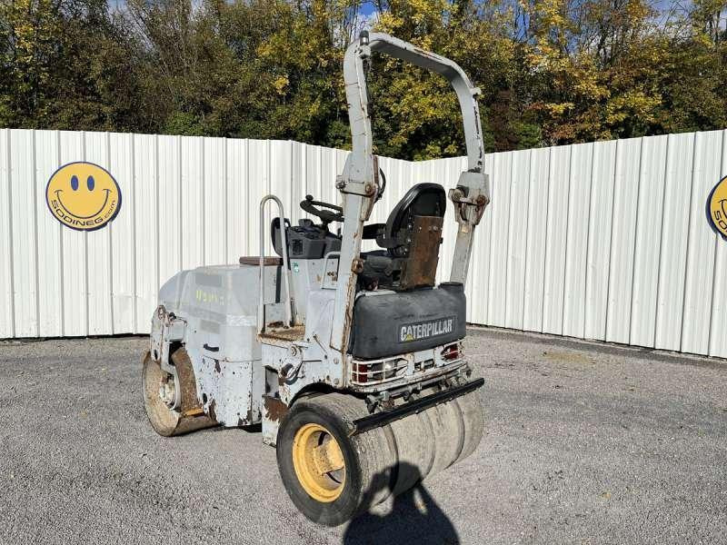 Caterpillar CB225E - Compactador de asfalto: foto 4 Caterpillar CB225E - Compactador de asfalto: foto 4