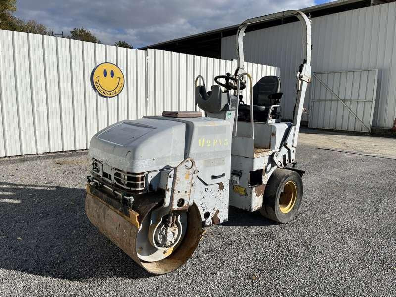 Caterpillar CB225E - Compactador de asfalto: foto 2 Caterpillar CB225E - Compactador de asfalto: foto 2