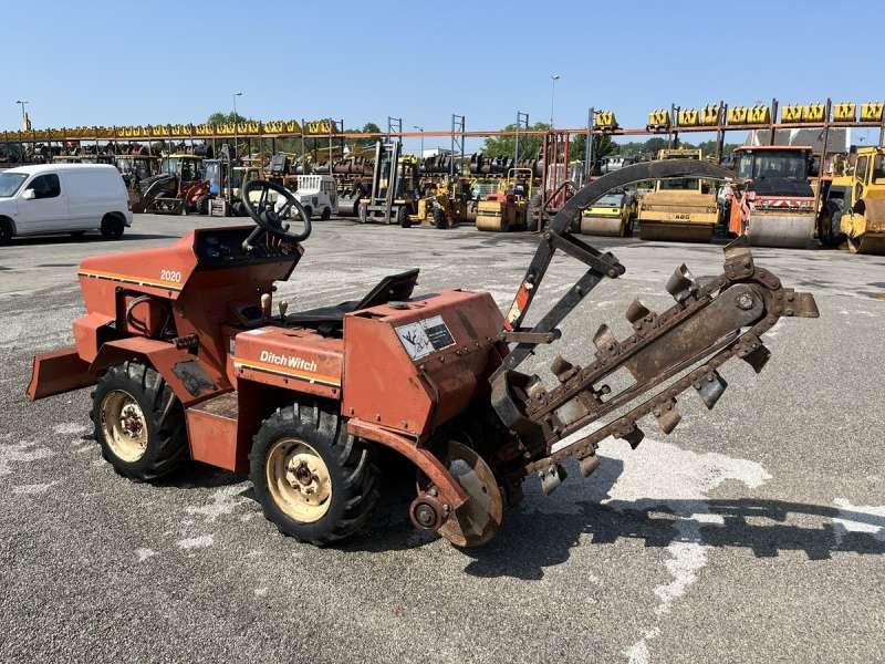 DITCH WITCH 2020K - Colocadora de tubagem: foto 5 DITCH WITCH 2020K - Colocadora de tubagem: foto 5