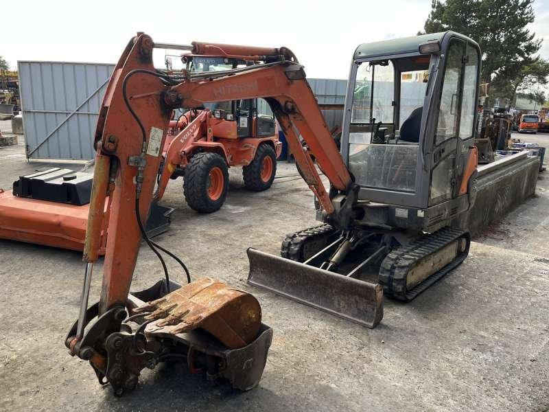 Hitachi ZX25 CLR - Mini escavadeira: foto 2 Hitachi ZX25 CLR - Mini escavadeira: foto 2