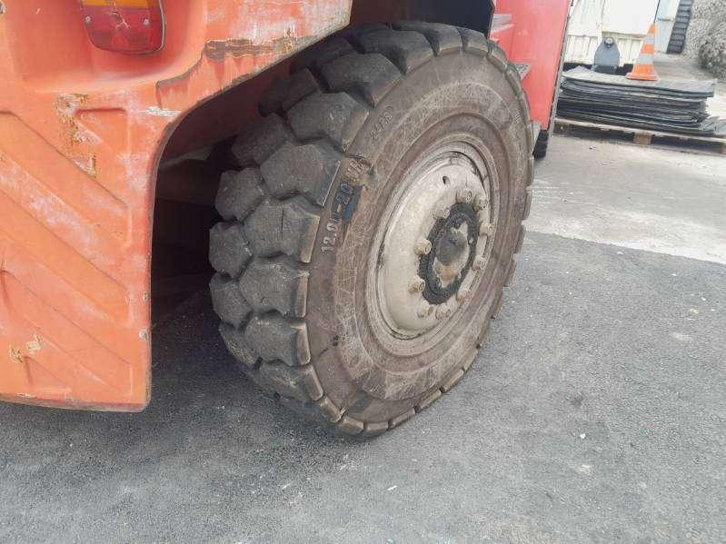 Kalmar DCE 150-12 - Empilhador a diesel: foto 5 Kalmar DCE 150-12 - Empilhador a diesel: foto 5